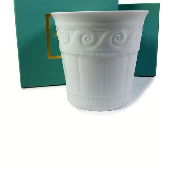 NEW BERNARDAUD LOUVRE PORCELAIN Tumbler Candle Scented - Picture 1 of 6